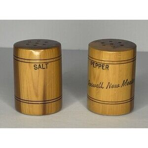 Vintage Souvenir  Wood Barrel Roswell, New Mexico Salt &Pepper Shakers